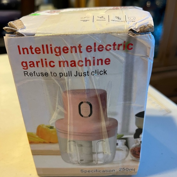 Intelligent Electric Garlic Machine - Pink - Picture 3 of 6